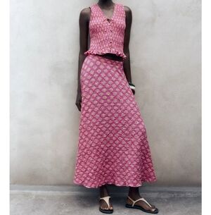 ZARA PRINTED MIDI SKIRT SIZE MEDIUM